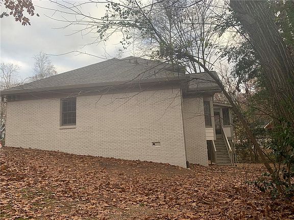 5th image of 2415 Pine Cove Dr