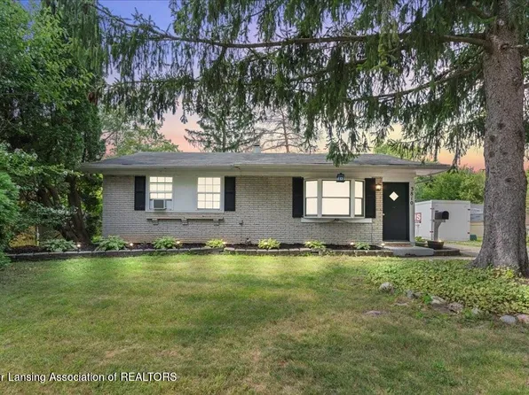 3810 Hillborn Ln, Lansing, MI 48911