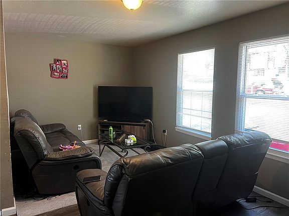 4th image of 10313 E 39th Ter