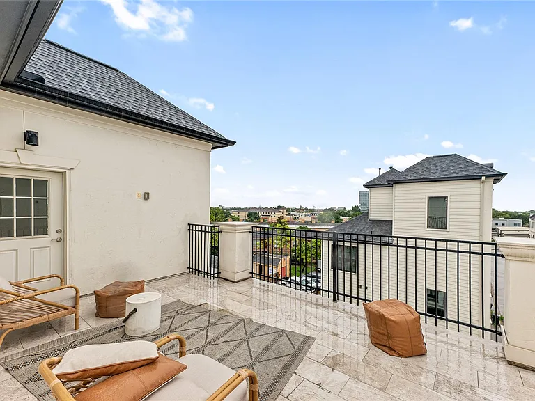 3334 Beverly Forest Dr — Photo 36