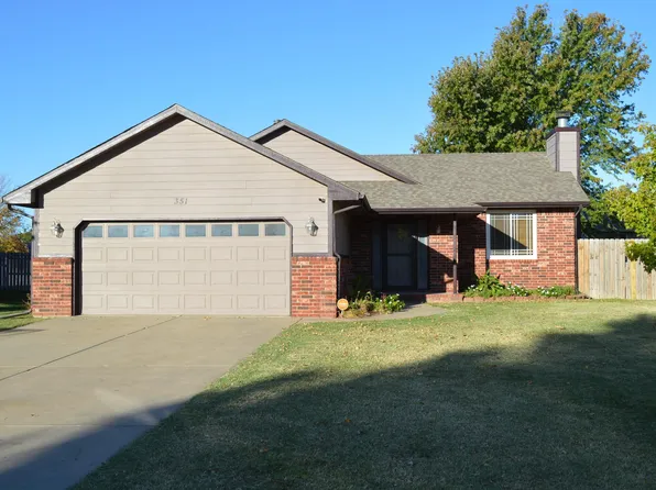 351 S Peach Cir, Haysville, KS 67060
