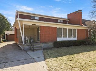 15714 Camden Ave, Eastpointe, MI 48021