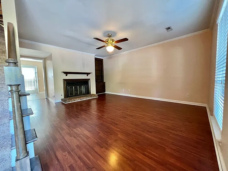 836 Brentwood Point — Photo 3