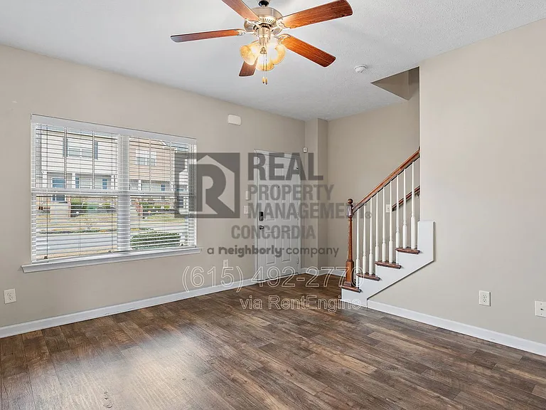 1702 Sprucedale Dr — Photo 8