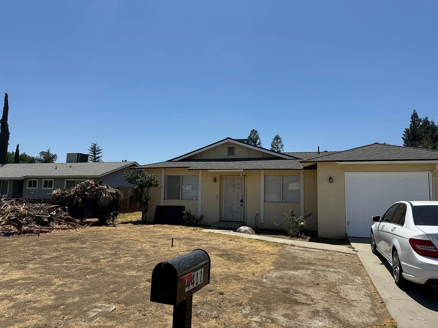 **Beautiful 4 Bedroom, 2 Bathroom Home for Rent — Photo 1