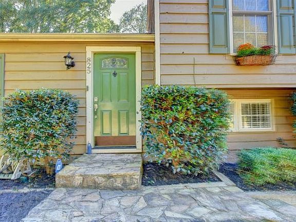 5th image of 825 Waterbrook Ct