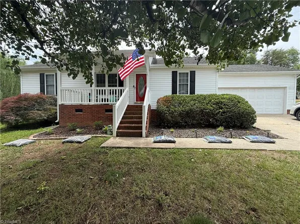 210 Saddlebred Loop, Stokesdale, NC 27357
