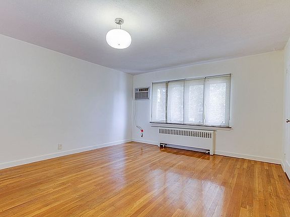 2nd image of 262 Bay 19th St #B