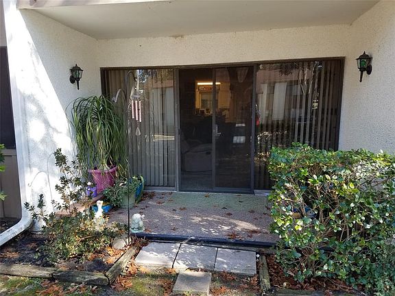 5th image of 12100 Melville Dr #409