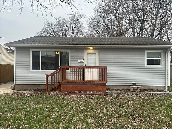 2nd image of 1628 Minerva Ave