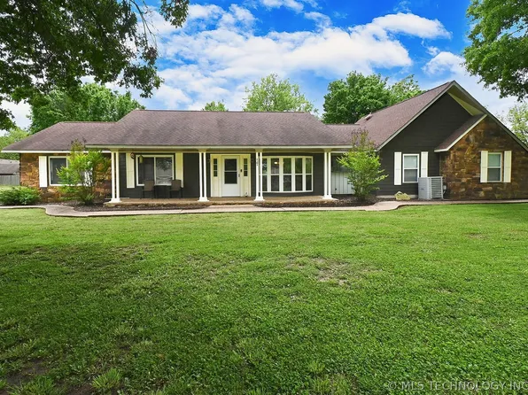 1501 Berry Rd, Fort Gibson, OK 74434