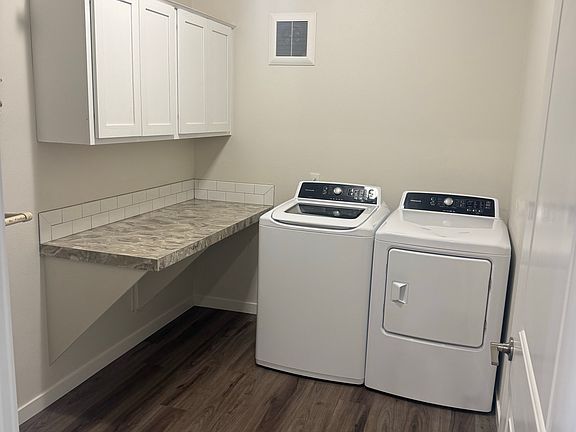 4th image of 609 W Alder St #201
