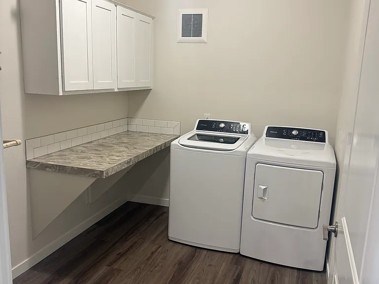609 W Alder St #201 — Photo 4