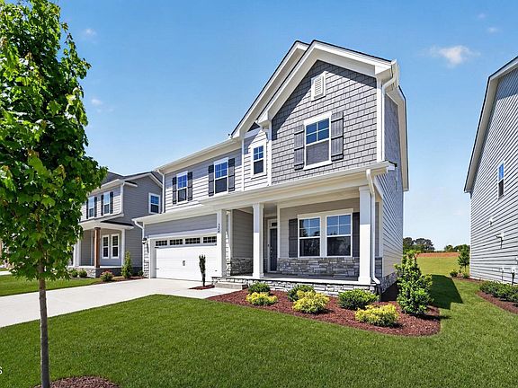 2nd image of 324 Oakwood Crest Dr