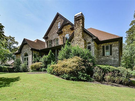 5th image of 2210 Spalding Dr