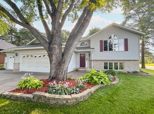 1892 E Highview Dr, Sauk Rapids, MN 56379