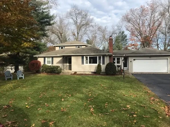 128 Birch Rd, Longmeadow, MA 01106