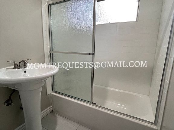 4th image of 328 La Paloma St #334