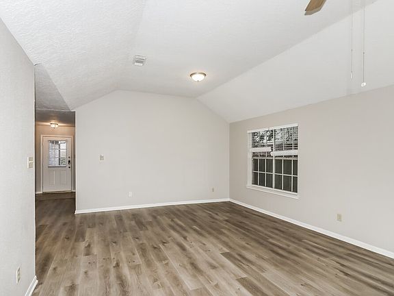 5th image of 16907 Dusty Mill Dr E