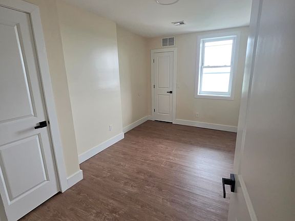 2nd image of 358-360 S Orange Ave #2R
