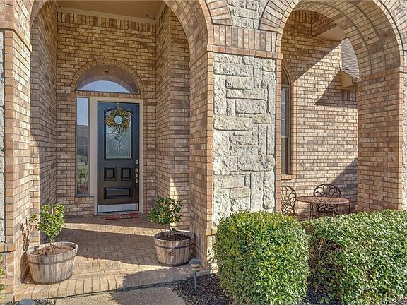 3rd image of 504 Unbridled Ln