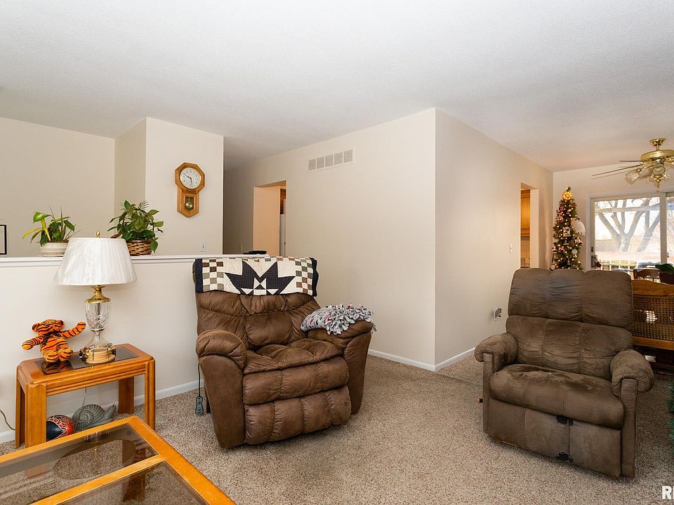 4226 18th St, Bettendorf, IA 52722 Zillow