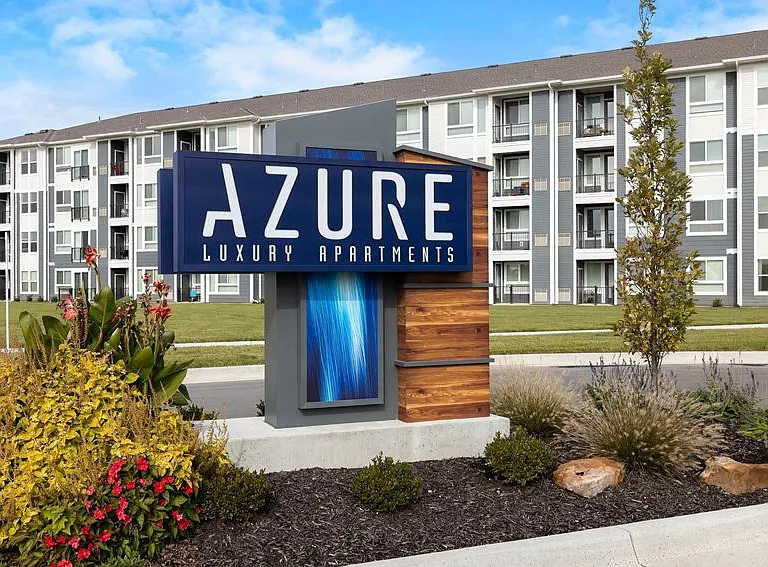 Azure Apartments — Photo 15
