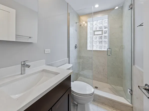 1248 W Addison St, Chicago, IL