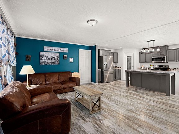 4th image of 217 Rolling Hills Trl