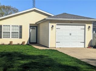 716 N 1st Division St, Mattoon, IL 61938