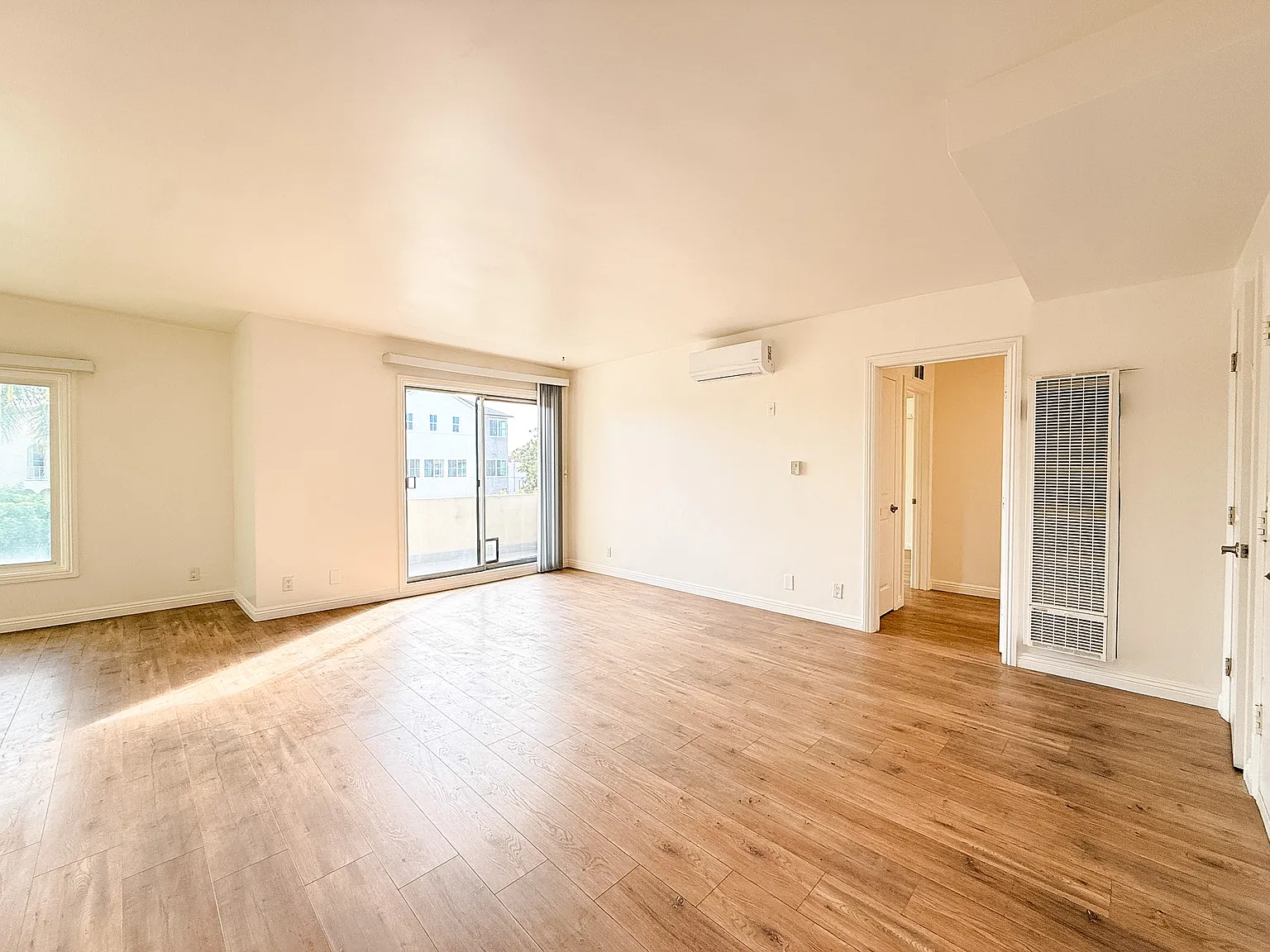 2 bed, 1080 sqft, $2,895 — Photo 4