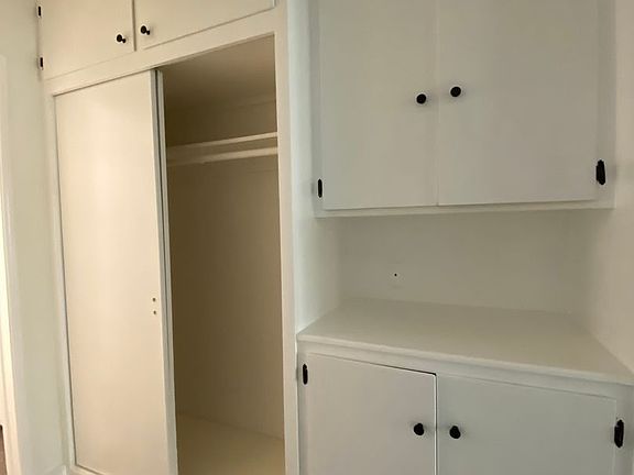 4th image of 1803 N Winona Blvd #14