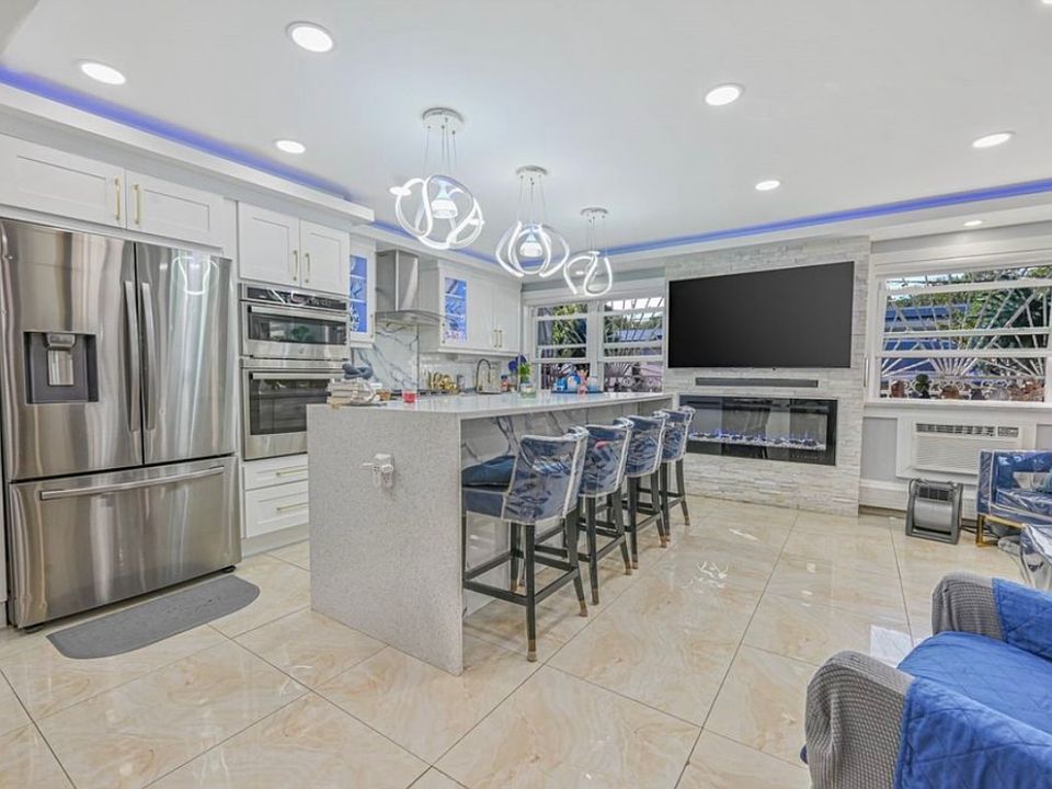 1st image of 1464 Minford Pl Floor 1