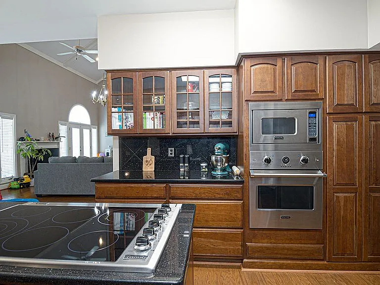 7 Bridgecreek Ct — Photo 25