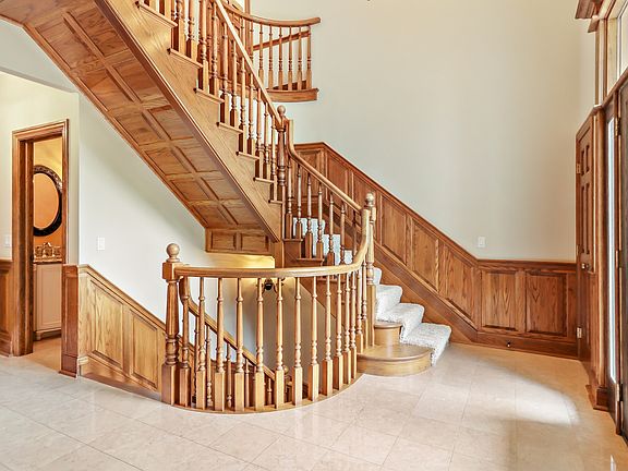 5th image of 1006 Ashley Ln