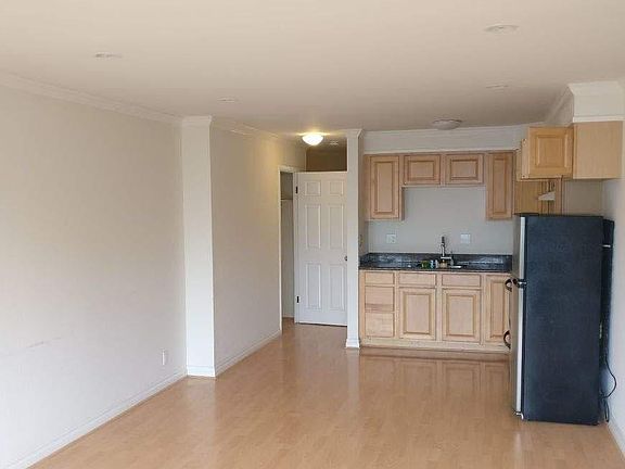 4th image of 558 26th Ave APT 2