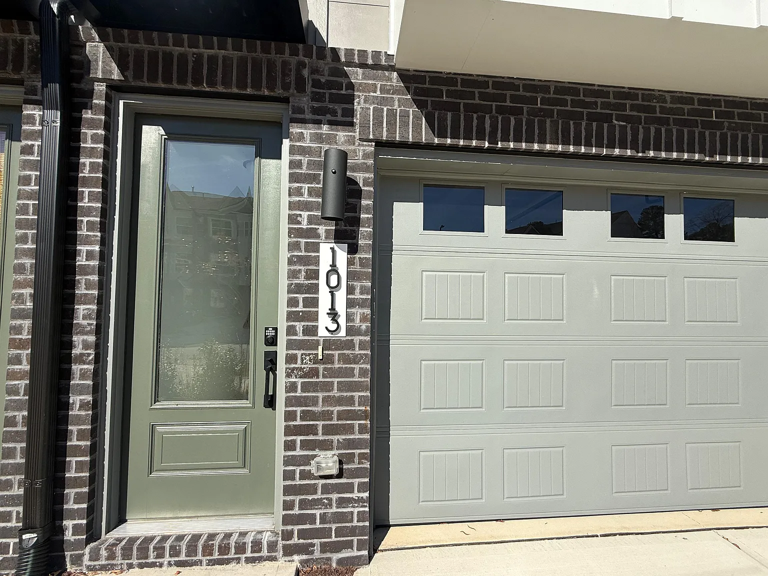 1013 Regalia Rd — Photo 2