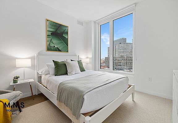 5th image of 540 Waverly Ave APT 9A