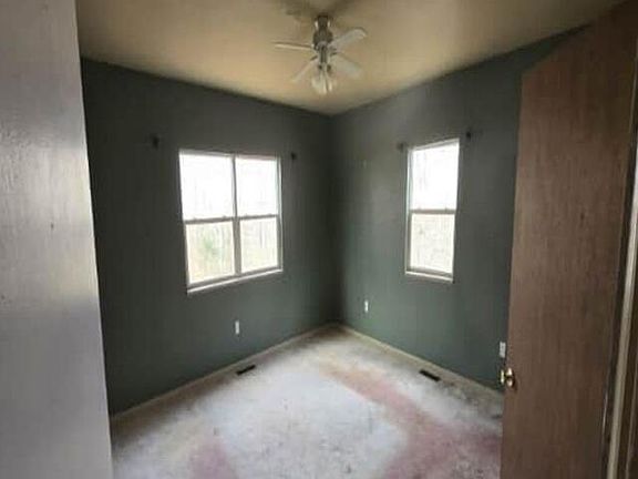 5th image of 215 Bentley Cir