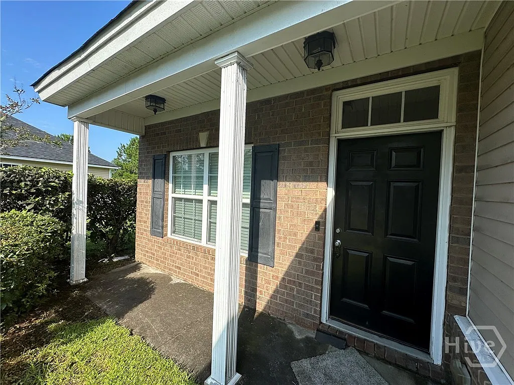 3 bed, 2.5 bath, 1620 sqft, $1,975 — Photo 3