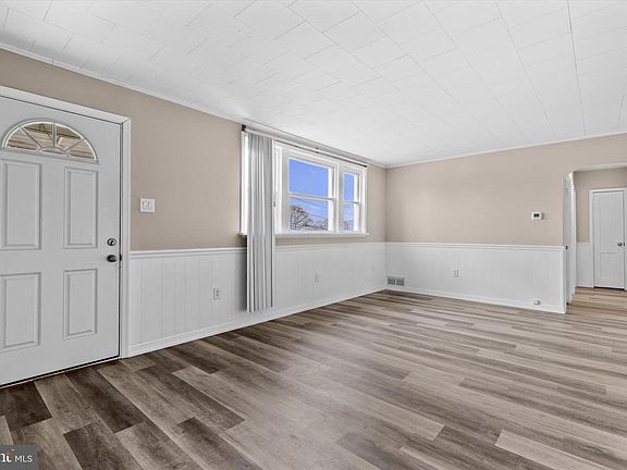 5th image of 504 N Enola Dr