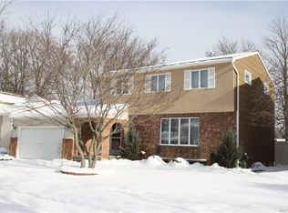 263 Brentwood Dr, North Tonawanda, NY 14120