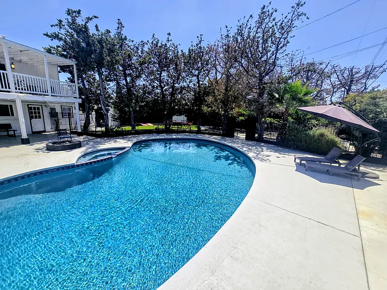 2548 E Wilson Ave — Photo 1