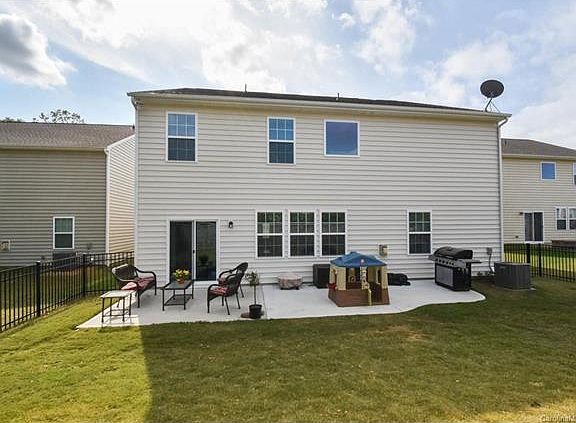 2nd image of 5023 Tatton Ln