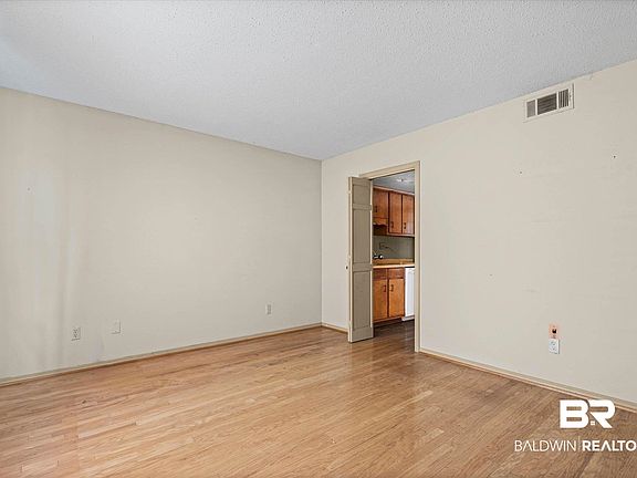 3rd image of 529 Highland Woods Dr E #529