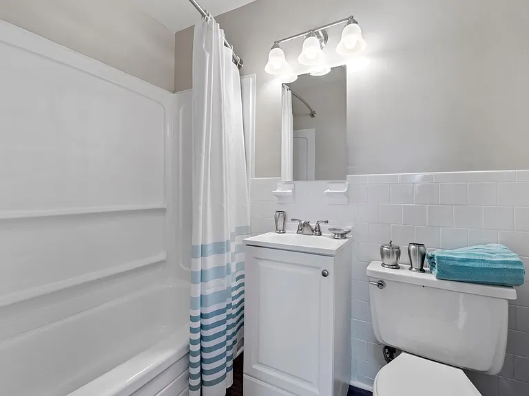 404 Rivertowne Apartment Homes — Photo 7