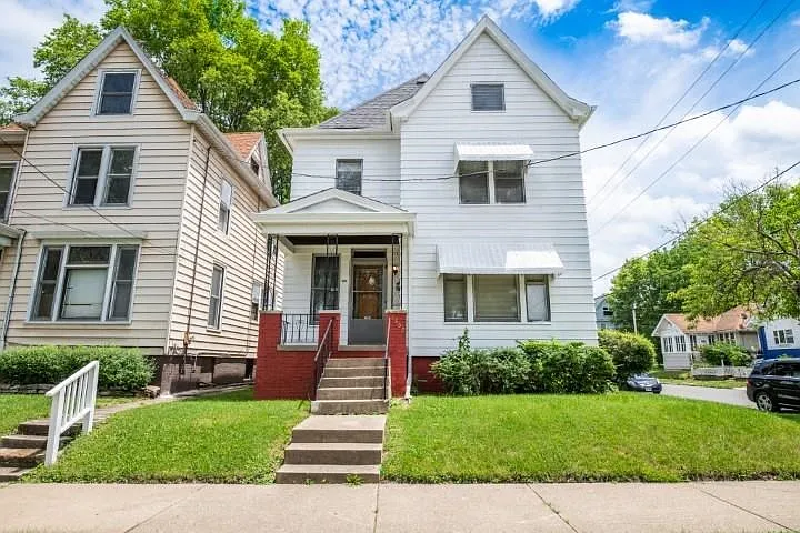 1800 N Peoria Ave photo 1
