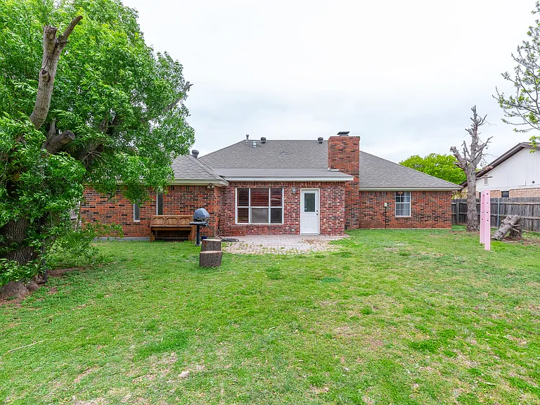857 Chaucer Dr — Photo 36