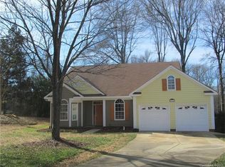 5301 Timberbluff Dr, Charlotte, NC 28216