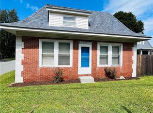 2197 W Shore Rd, Warwick, RI 02889